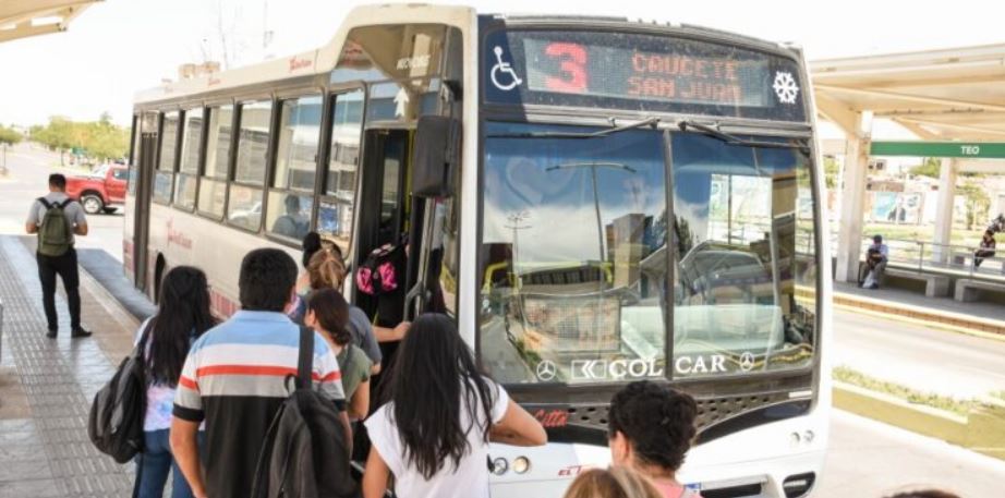 Día de la Primavera: horarios, líneas de colectivo y cómo funcionará el boleto gratuito para quienes vayan al Parque