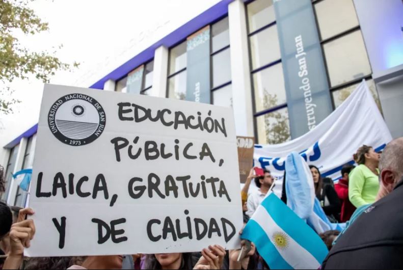Marcha federal universitaria en San Juan