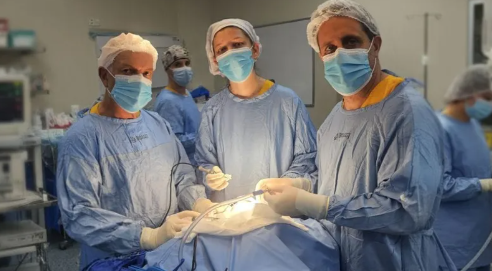 En el Hospital Rawson, salvaron la vida un bebé de 3 meses con una inédita cirugía de cráneo