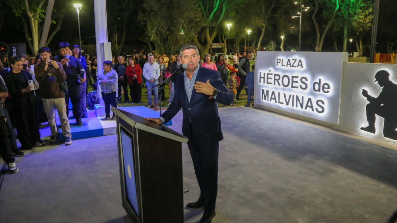 Orrego participó de la inauguración de la renovación integral de la Plaza Héroes de Malvinas