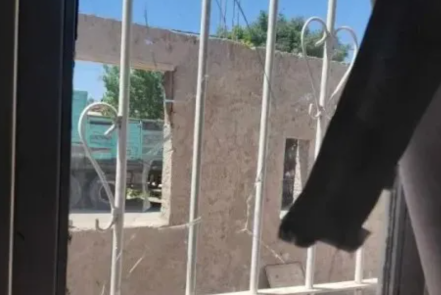 Caucete: violento enfrentamiento vecinal deja un herido y destrozos en una vivienda