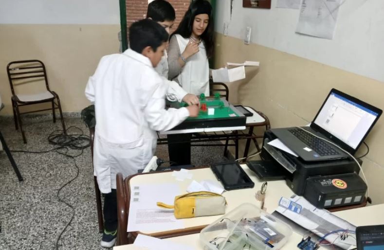 Orrego cubrirá el viaje para que estudiantes de Caucete participen en la Olimpiada Nacional de Robótica