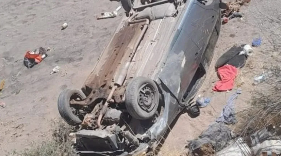 Un hombre resultó herido tras perder el control de su vehículo y volcó
