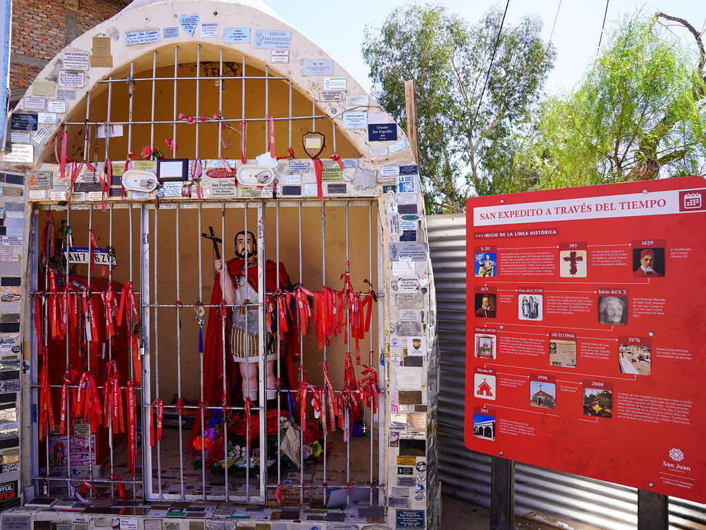 Nueva cartelería informativa en la Capilla de San Expedito