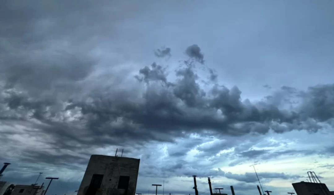 Cielo parcialmente nublado, pero con probabilidad de tormentas para la noche