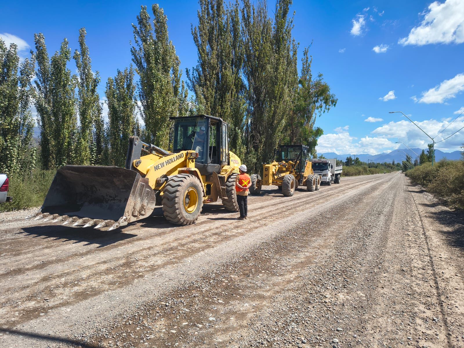 El gobierno provincial realiza la pavimentación en una calle histórica de Jáchal