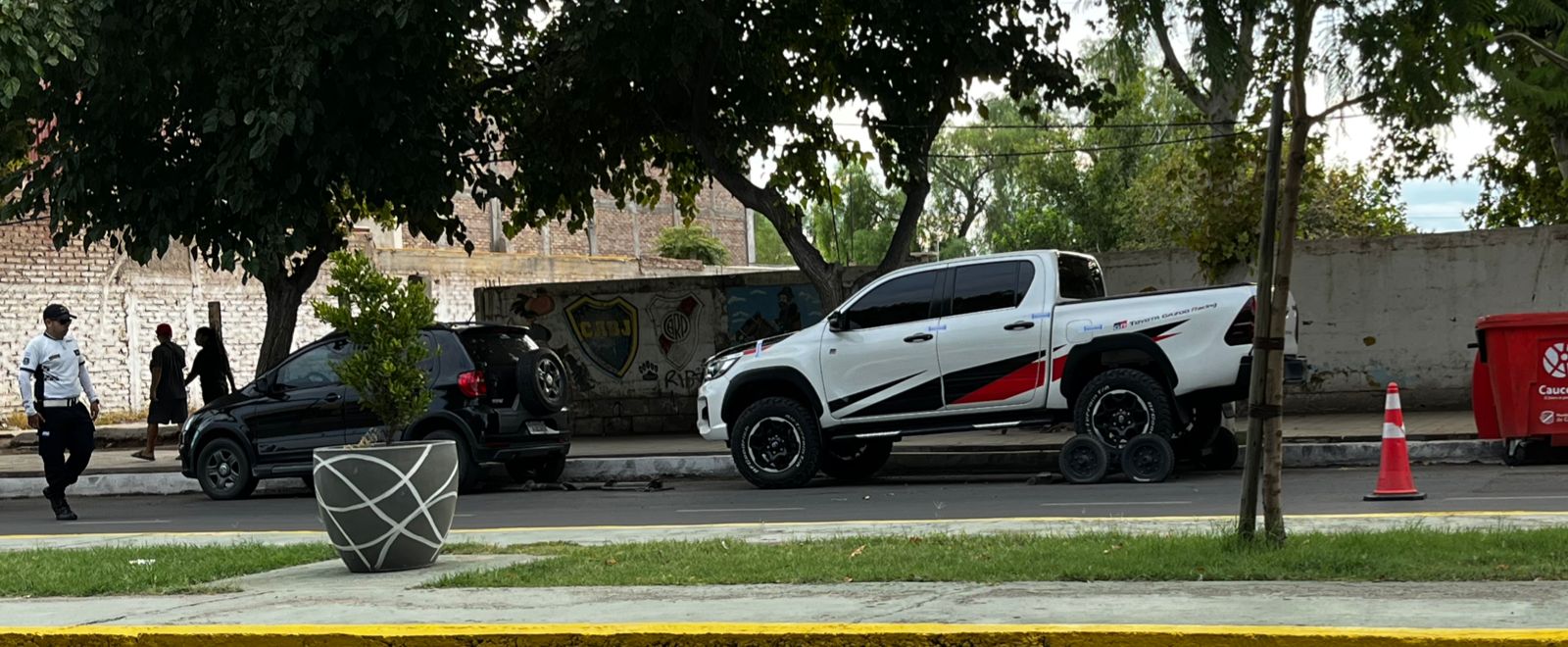 Caucete: la policía radio autos, motos y camionetas por diversas infracciones