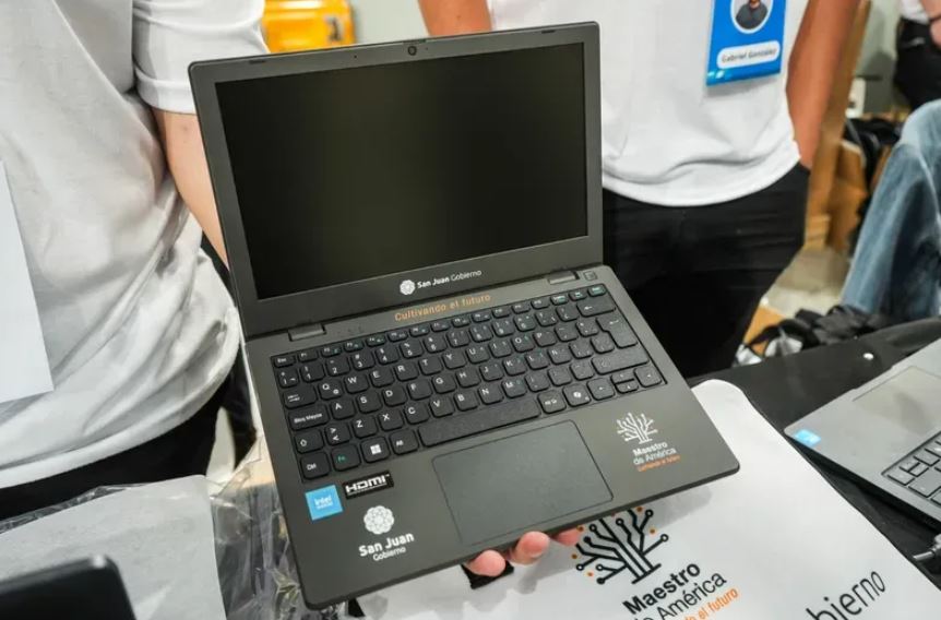 El Gobierno validará las netbooks escolares al inicio de clases para evitar reventas