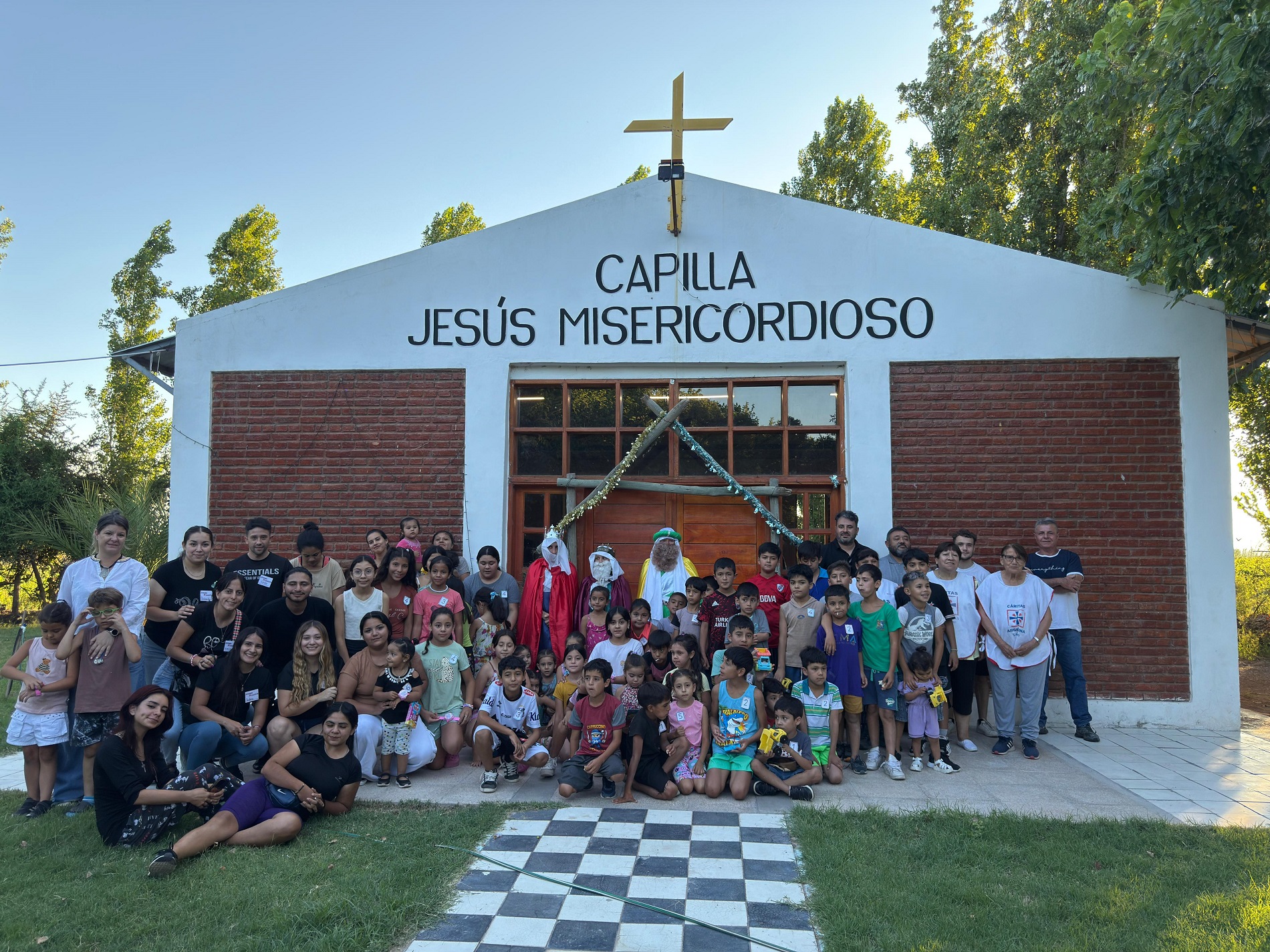 Caucete: un grupo de jóvenes realizaron una actividad de reyes magos y los pequeños vivieron un momento único