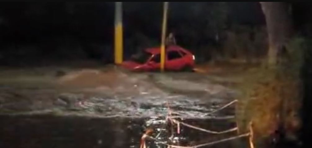 Zonda se quedó sin entrada y hay familias evacuadas tras las fuertes lluvias