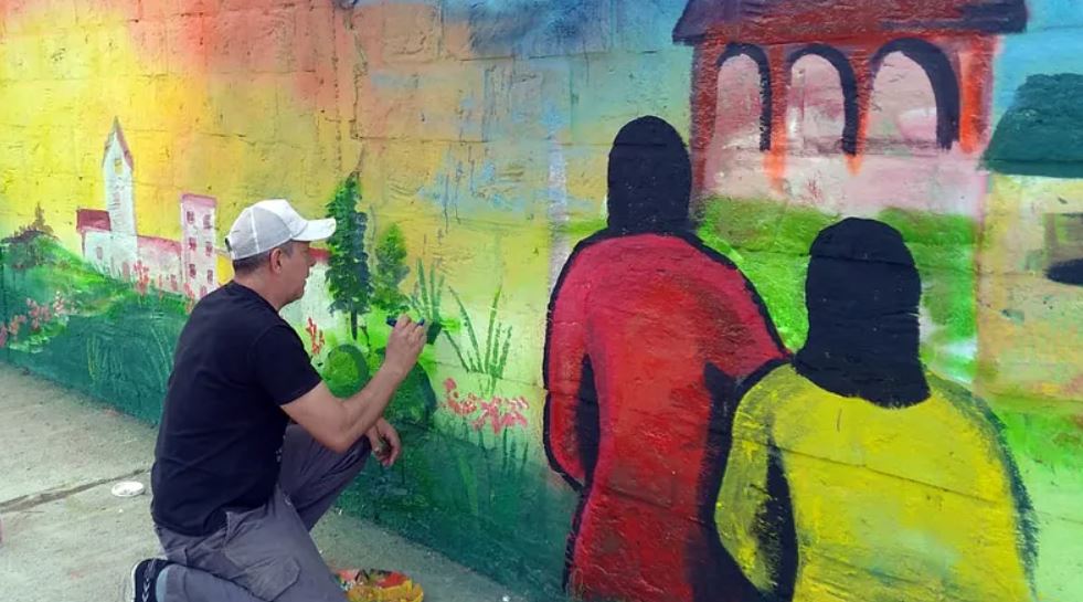 Luis Guevara llena de color e identidad los rincones de Caucete