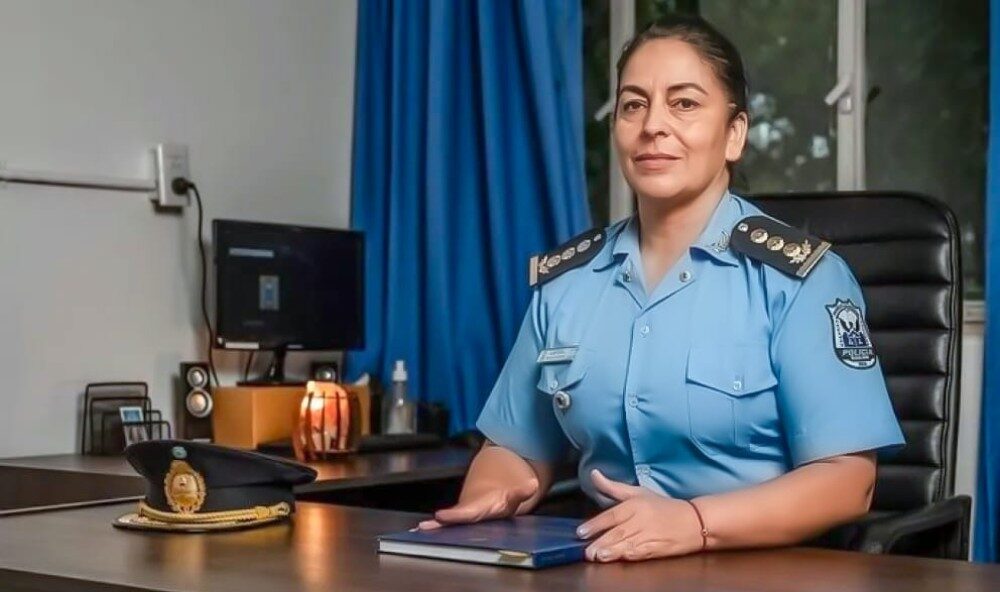 Cintia Álamo se retira tras 30 años de servicio