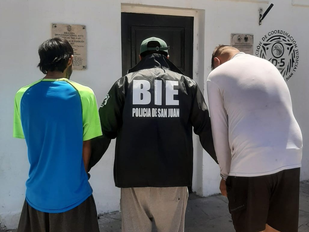 Caucete: dos conocidos delincuentes quedaron detenidos en un allanamiento