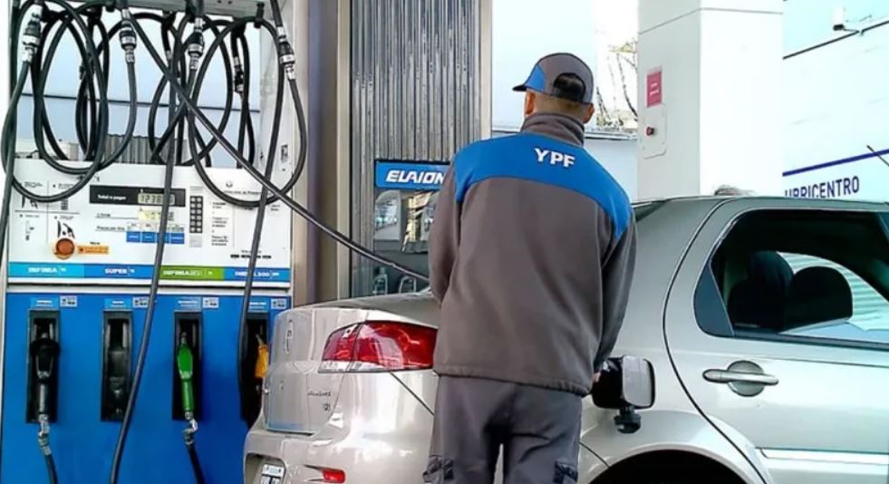 YPF aplicó un sorpresivo aumento en los combustibles