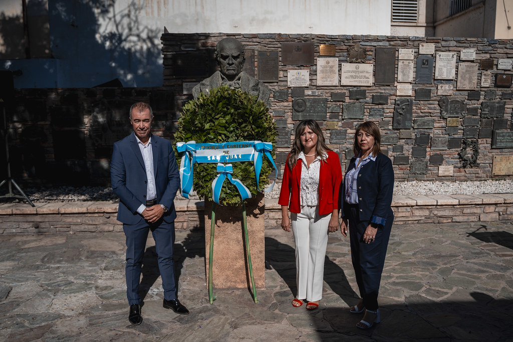 Se conmemoró el 215° aniversario del natalicio de Domingo Faustino Sarmiento