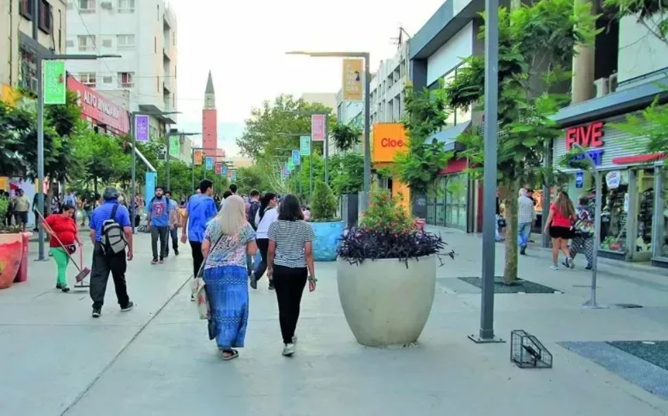 Así trabajará el comercio sanjuanino durante el fin de semana largo de Carnaval