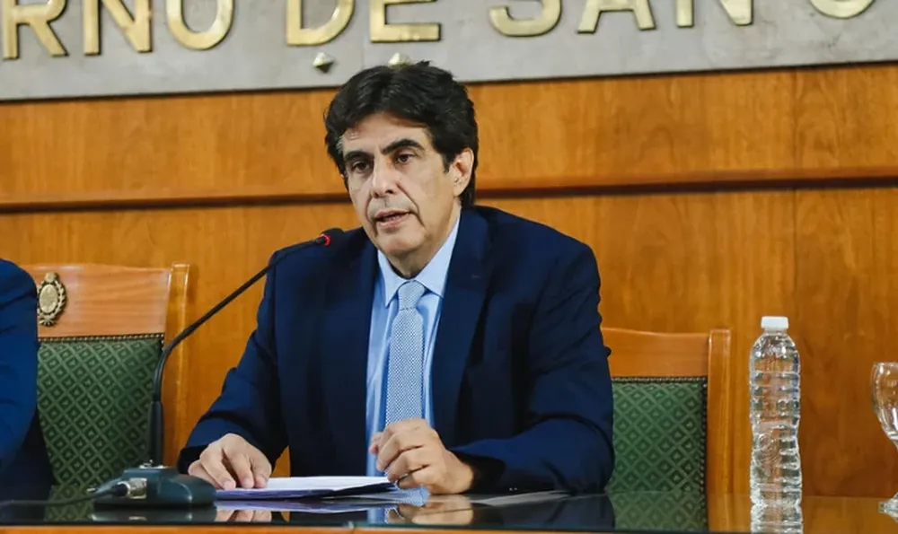 El Gobierno dijo que, pese a la caída de la coparticipación, la provincia mantiene una política salarial para ganarle a la inflación