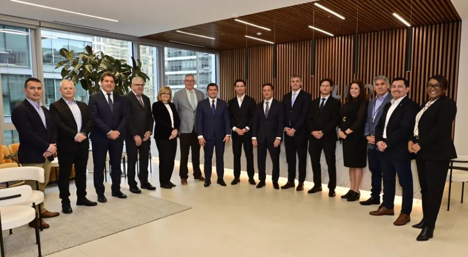 Orrego se reunió en Vancouver con autoridades de Fluor y conoció el modelo 3D del proyecto Vicuña