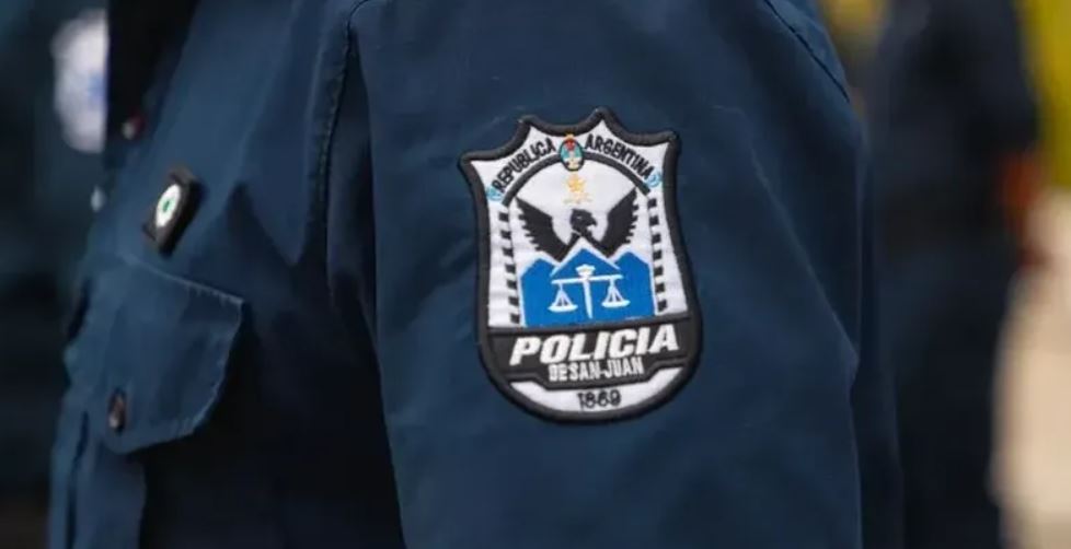 25 de Mayo: sorprendieron a un policía junto a una estudiante encerrados dentro de una escuela