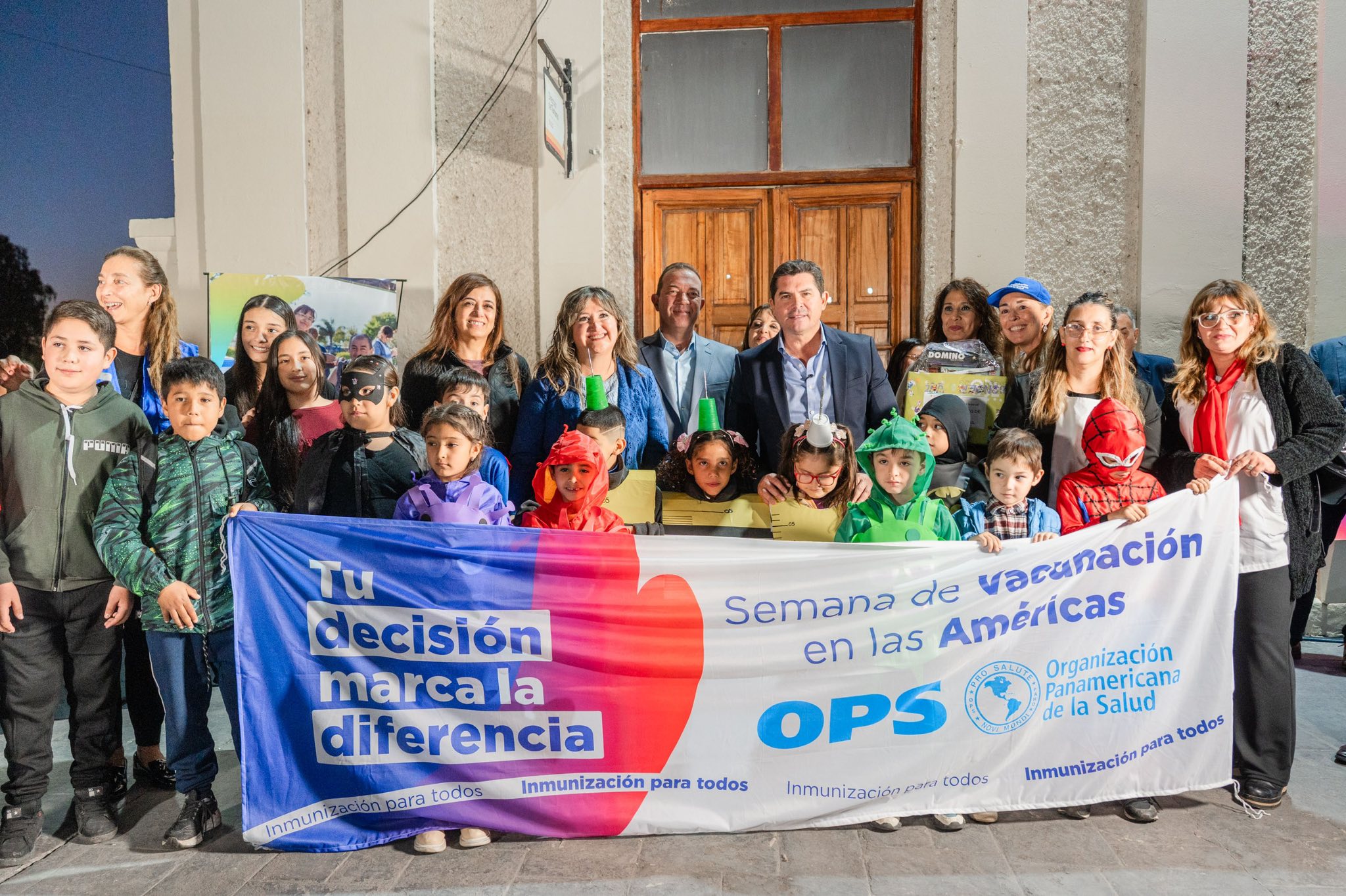 El gobernador Orrego encabezó acciones sanitarias y presentó una nueva edición de VacunArte+ en San Juan