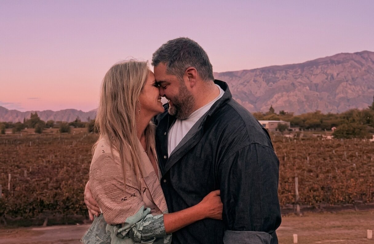 Barassi vino a San Juan y dejó una postal con su mujer