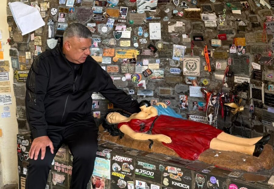Chiqui Tapia visitó la Difunta Correa