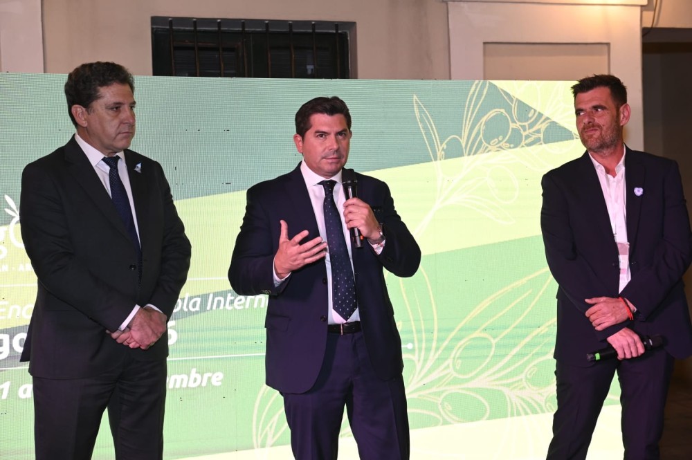 El gobernador Orrego presentó ArgOliva 2026 en Buenos Aires