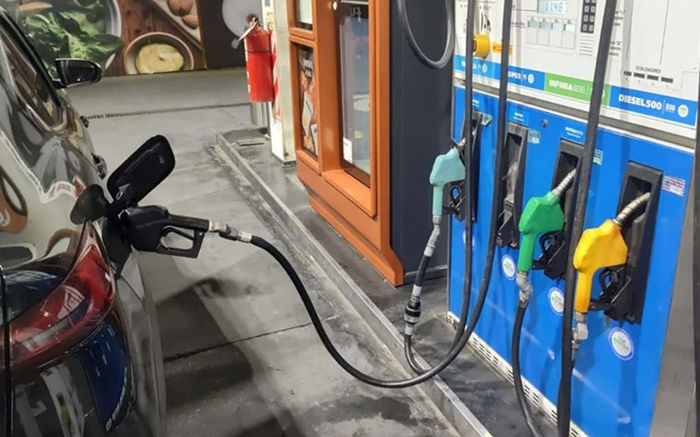 El Gobierno dispuso una actualización de los impuestos a los combustibles para mayo de 0,5% que impactará en los surtidores