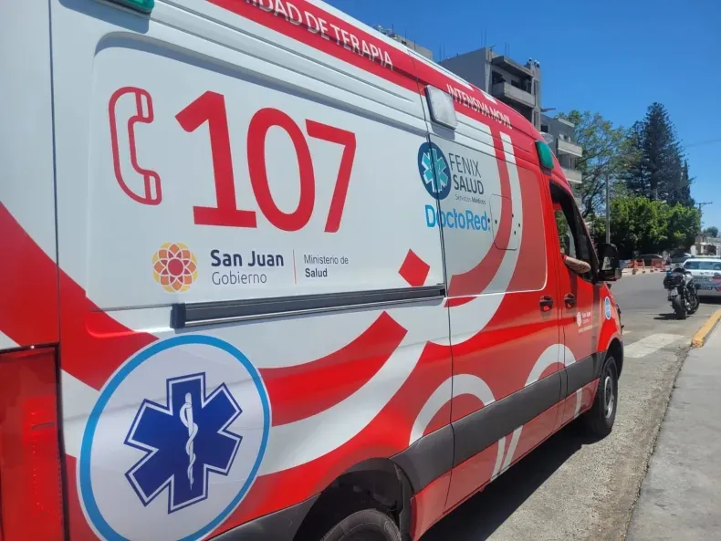Caucete: la violenta caída de una mujer en la vía pública, generó el traslado al hospital