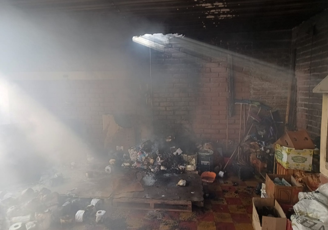 Caucete: un incendio arrasó parte de una vivienda