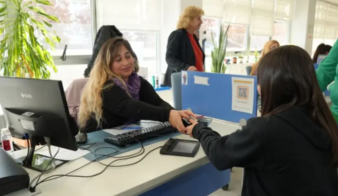 Cómo pedir el DNI sin ir a una oficina cuando hay problemas de salud o movilidad