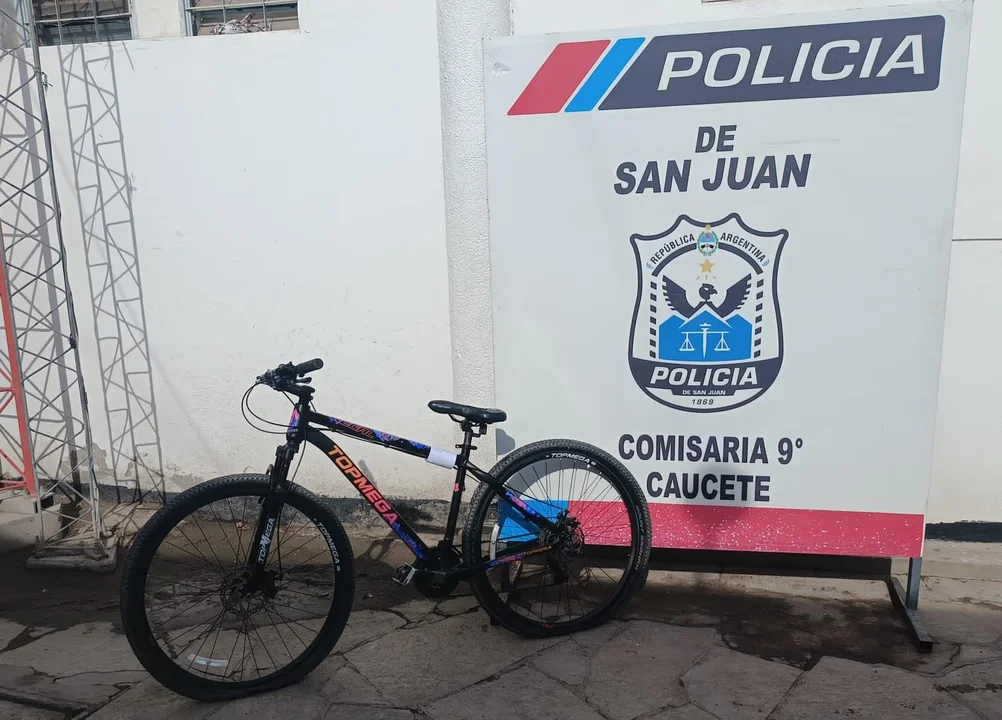 Caucete: la policía recuperó una bicicleta robada y se la devolvió a su dueña
