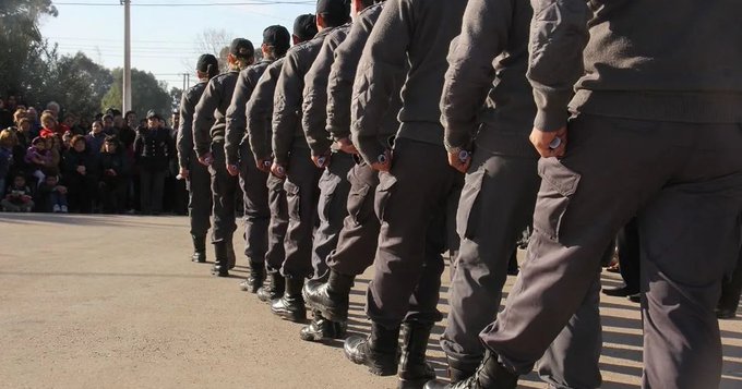 Un penitenciario fue detenido por ofrecer un arma de fuego por Facebook