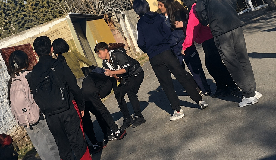 Caucete: violenta pelea entre adolescentes a la salida de una escuela, la policía investiga