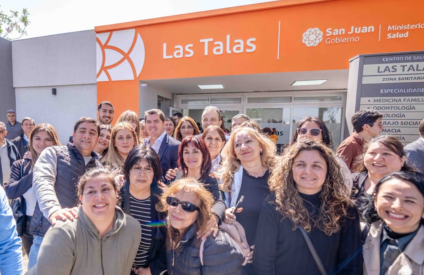 Orrego junto al Dr. Bernal dejaron inaugurado el CAPS de Las Talas