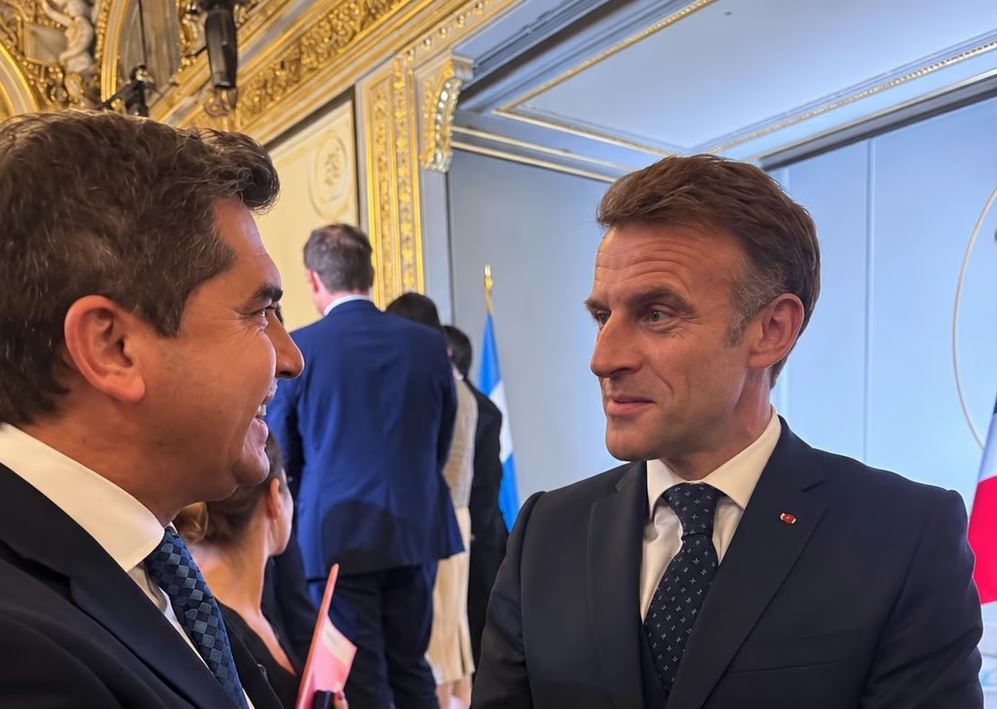 Orrego se reunió con el presidente de Francia por inversiones para la provincia